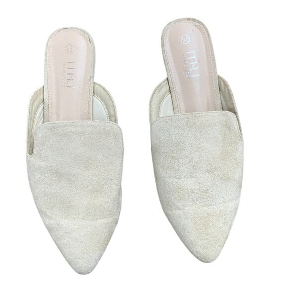 Musshoe Womens Size 9.5 Beige Faux Suede Closed Pointy Toe Mules Flats Shoes - Picture 4 of 7